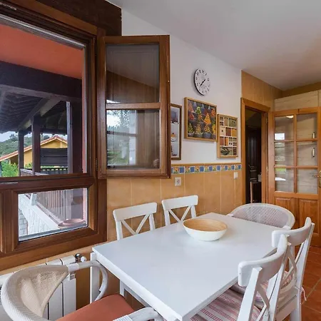 Casa Entrencinas Holiday home *